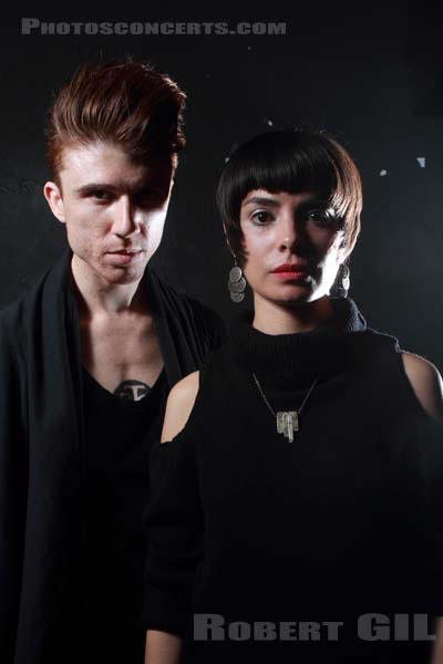 SCHOOL OF SEVEN BELLS - 2012-03-12 - PARIS - Point Ephemere - 